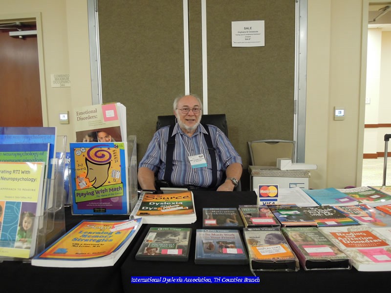 0-exhibitor-IrvRichards-80